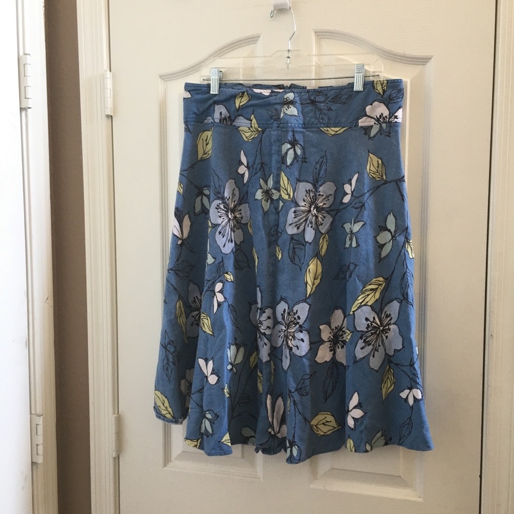 FINAL MARKDOWN Ladies Emma James skirt 14